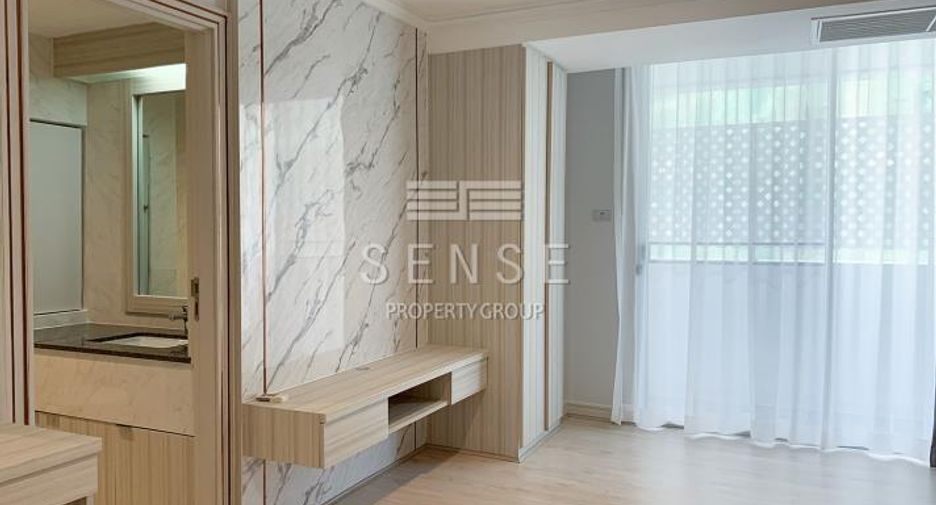 For rent 4 bedrooms condo in Khlong Toei, Bangkok