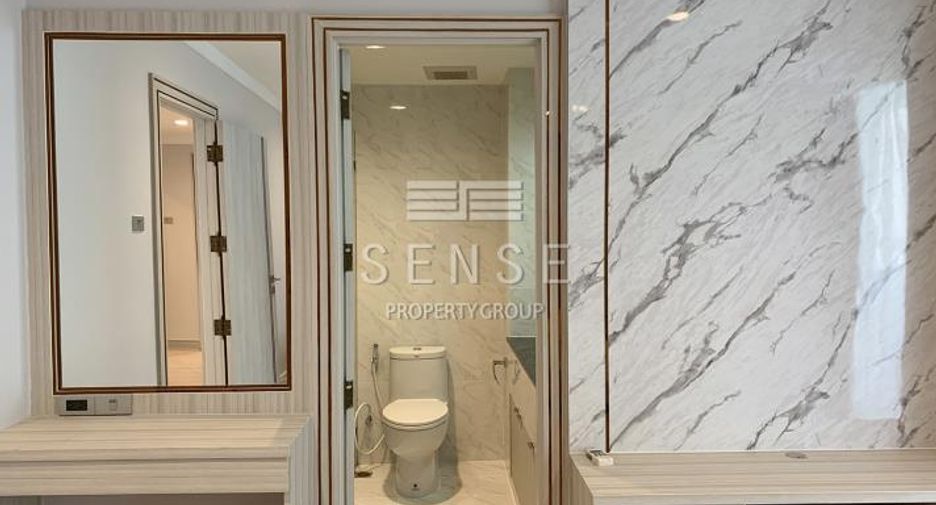 For rent 4 bedrooms condo in Khlong Toei, Bangkok