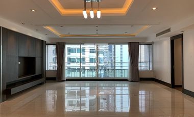For rent 4 bedrooms condo in Khlong Toei, Bangkok