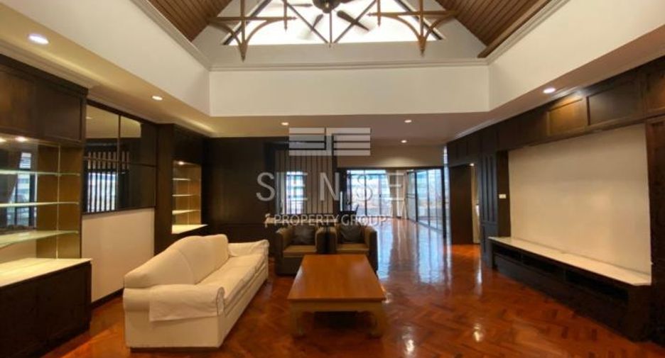 For rent 4 bedrooms condo in Watthana, Bangkok