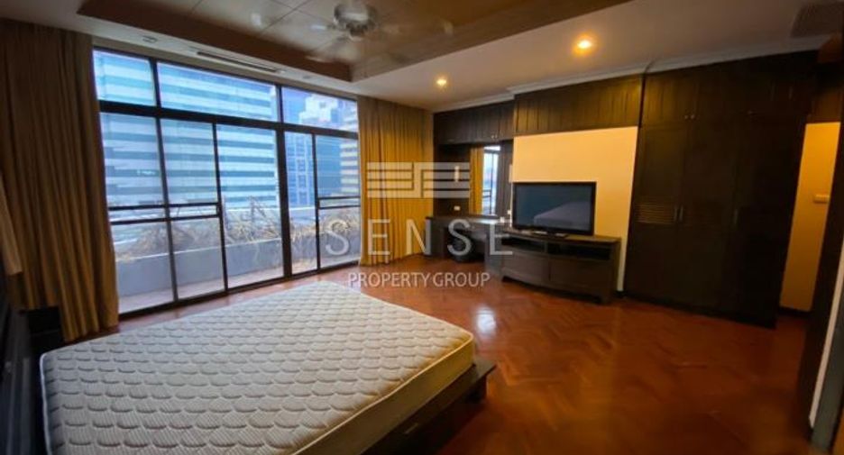 For rent 4 bedrooms condo in Watthana, Bangkok