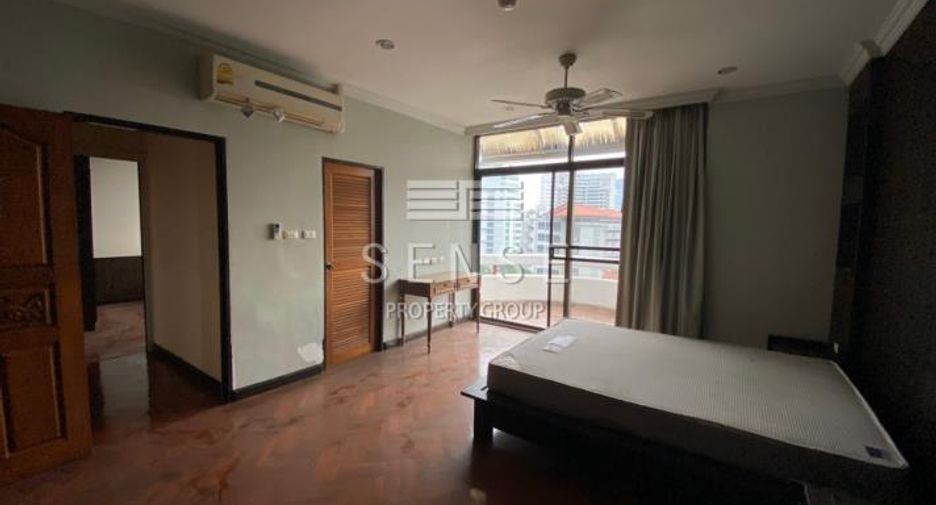 For rent 4 bedrooms condo in Watthana, Bangkok