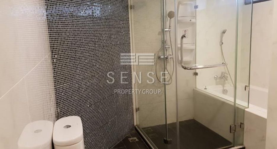 For rent 3 bedrooms condo in Khlong Toei, Bangkok