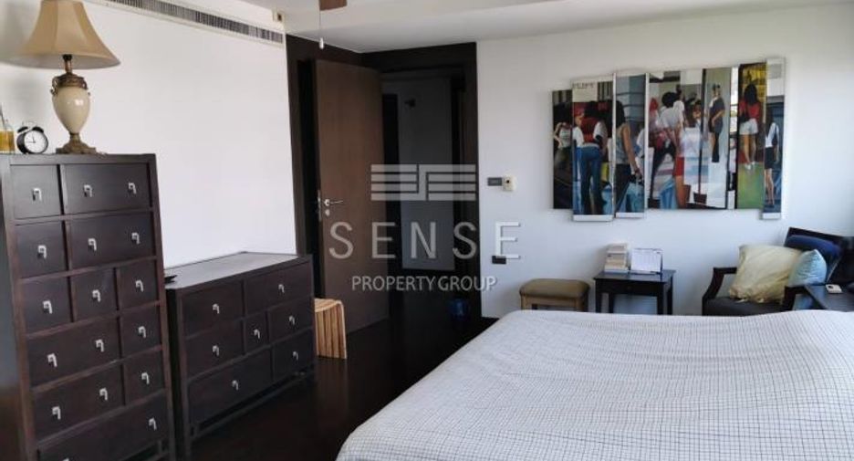 For sale 3 bedrooms condo in Watthana, Bangkok