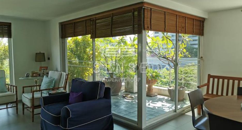 For sale 3 bedrooms condo in Watthana, Bangkok