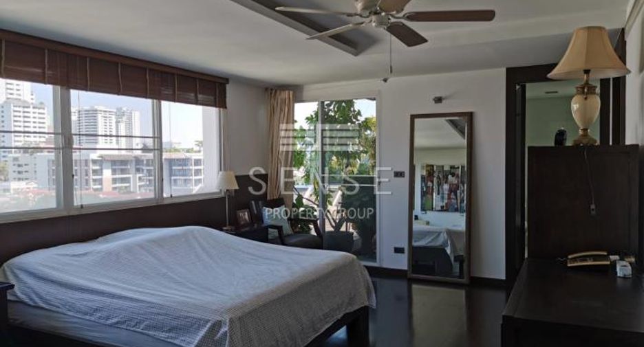For sale 3 bedrooms condo in Watthana, Bangkok