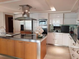 Продажа 3 спальни кондо в Патхум Щан, Бангкок