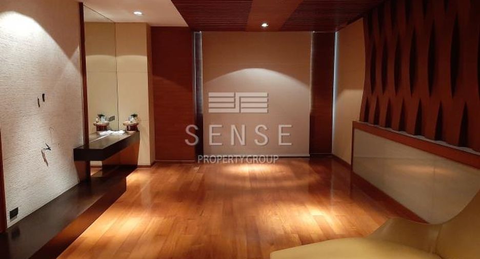 For sale 3 bedrooms condo in Pathum Wan, Bangkok