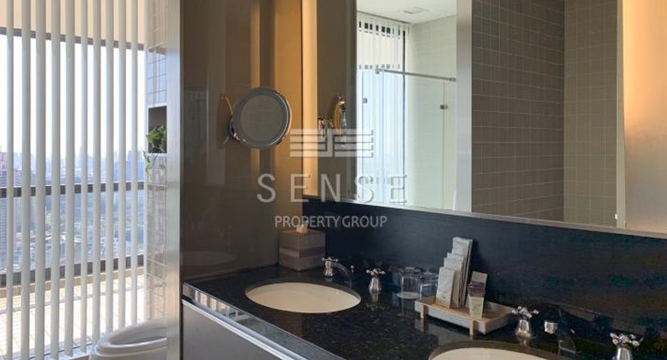 For rent 2 bedrooms condo in Khlong Toei, Bangkok