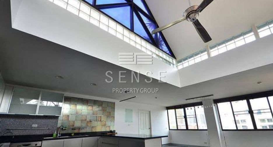 For rent 3 bedrooms condo in Watthana, Bangkok