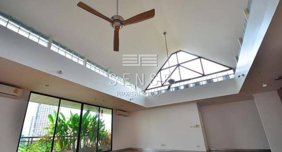 For rent 3 bedrooms condo in Watthana, Bangkok