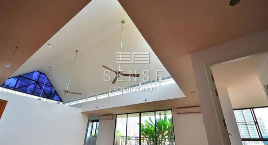 For rent 3 bedrooms condo in Watthana, Bangkok