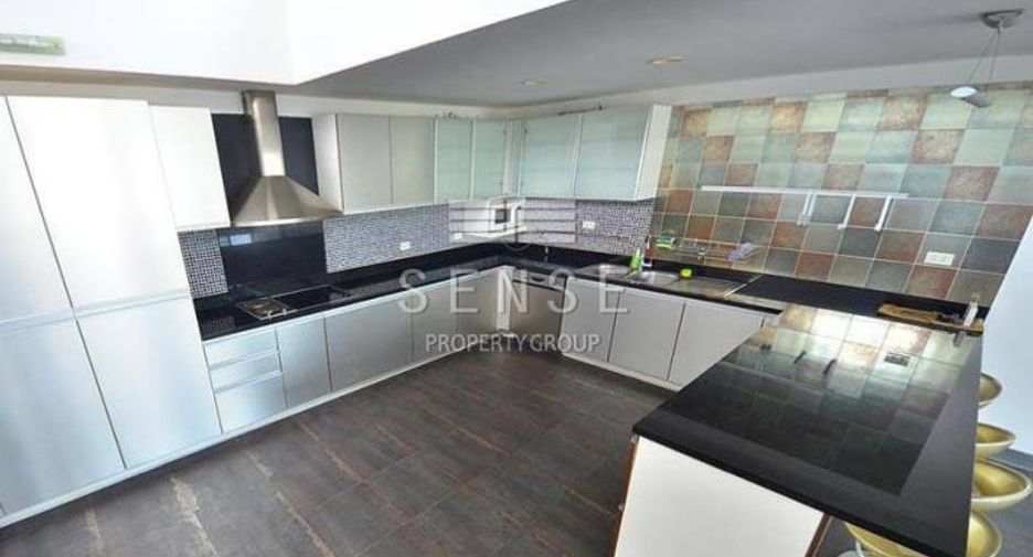 For rent 3 bedrooms condo in Watthana, Bangkok
