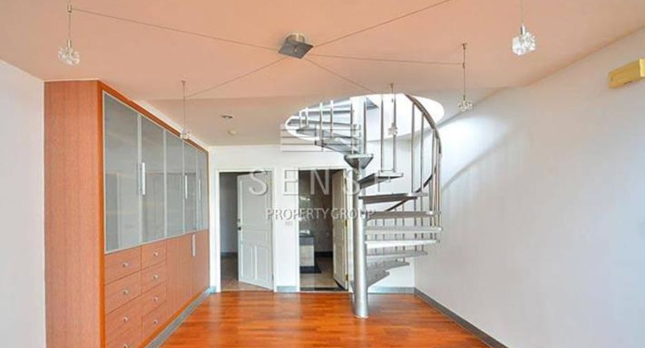 For rent 3 bedrooms condo in Watthana, Bangkok
