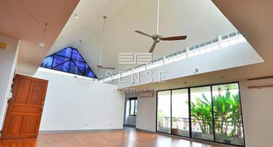 For rent 3 bedrooms condo in Watthana, Bangkok