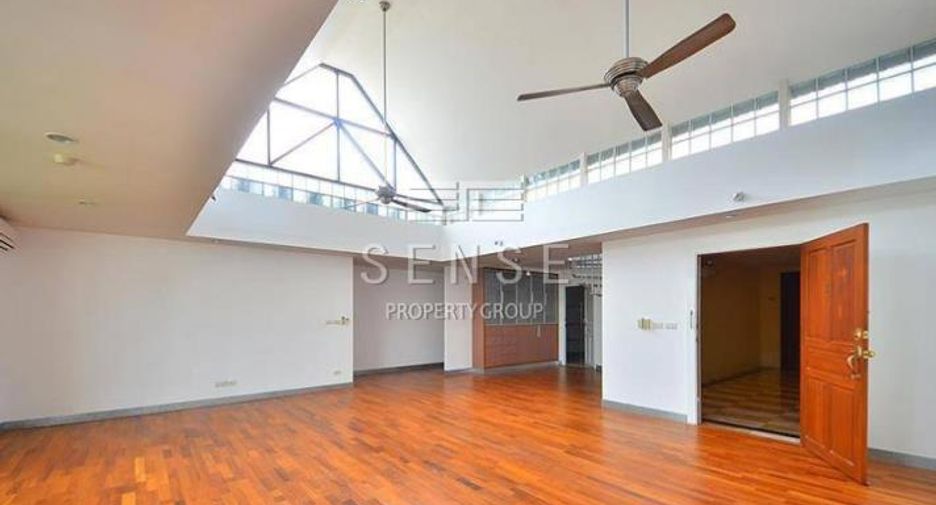 For rent 3 bedrooms condo in Watthana, Bangkok