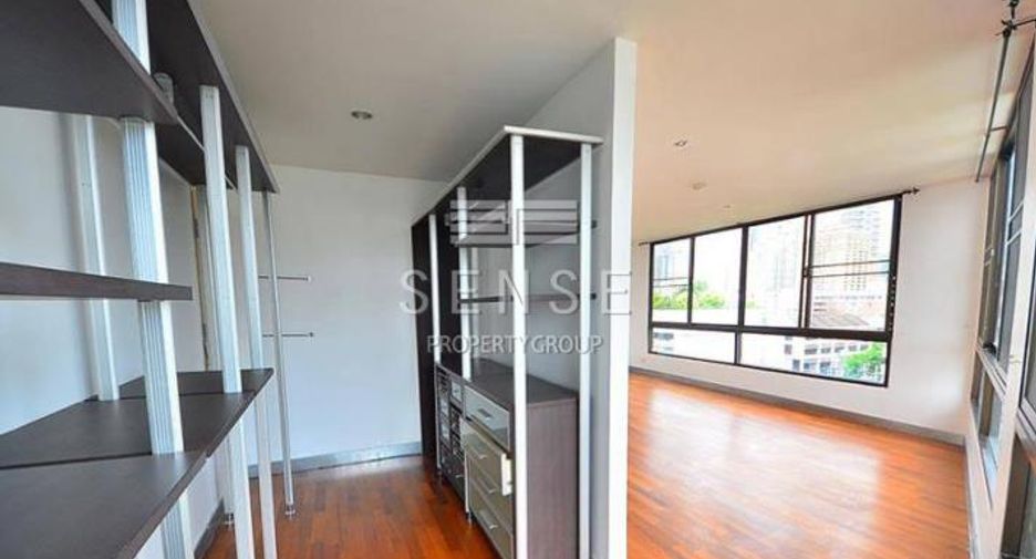 For rent 3 bedrooms condo in Watthana, Bangkok
