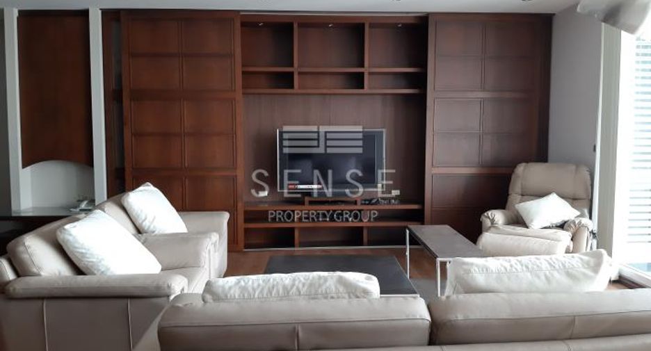 Condo en alquiler de 3 habitaciones en Sathon, Bangkok