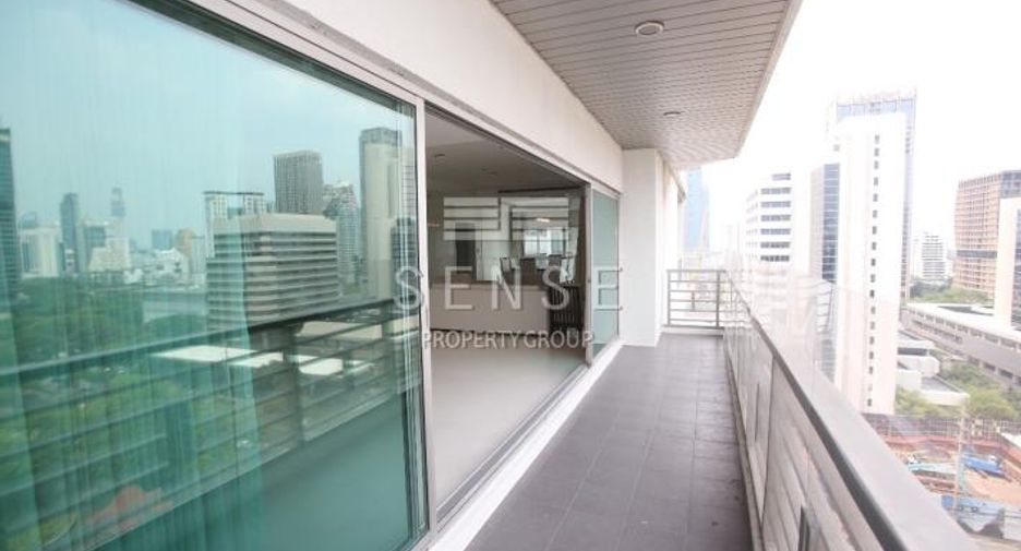 For rent 4 bedrooms condo in Pathum Wan, Bangkok