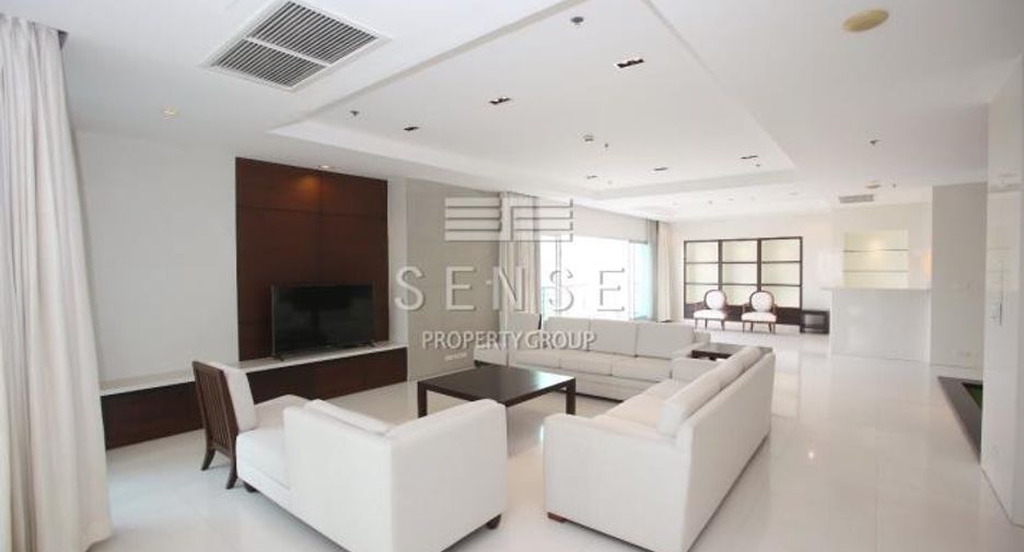For rent 4 bedrooms condo in Pathum Wan, Bangkok