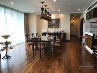 For rent 3 bedrooms condo in Pathum Wan, Bangkok