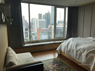 For rent 3 bedrooms condo in Pathum Wan, Bangkok
