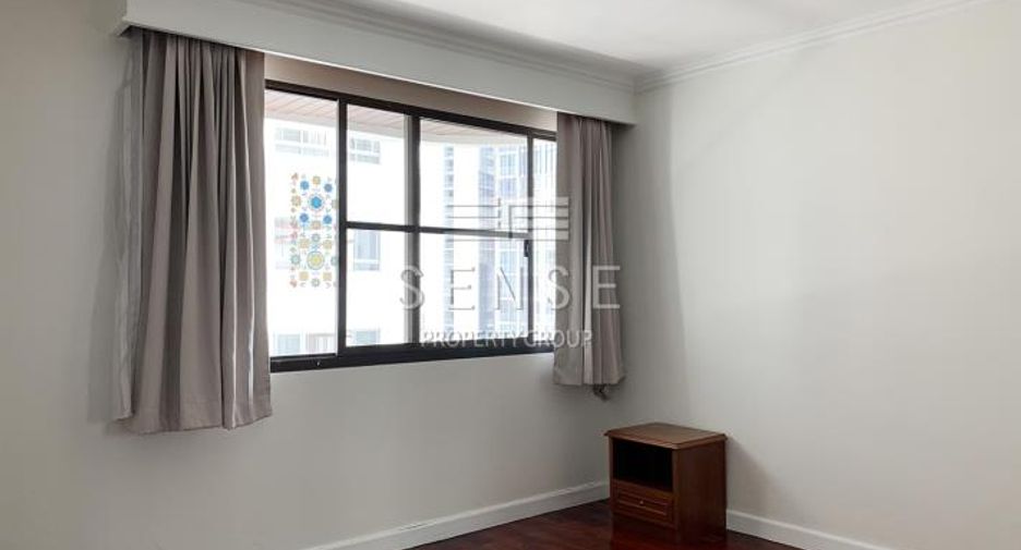 Condo en alquiler de 3 habitaciones en Khlong Toei, Bangkok