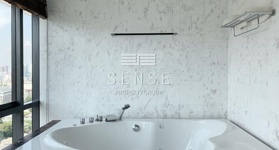 For rent 3 bedrooms condo in Watthana, Bangkok