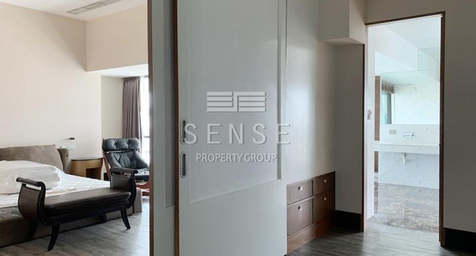 For rent 3 bedrooms condo in Watthana, Bangkok