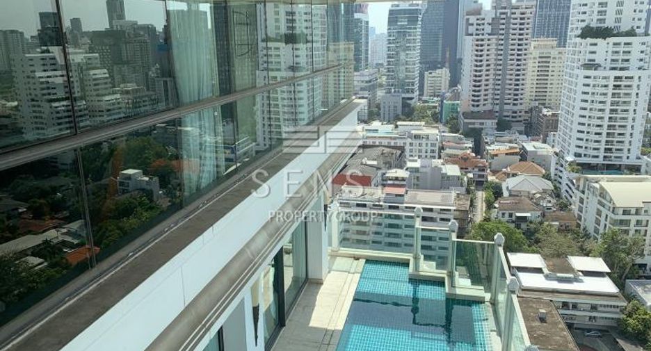 For rent 3 bedrooms condo in Watthana, Bangkok