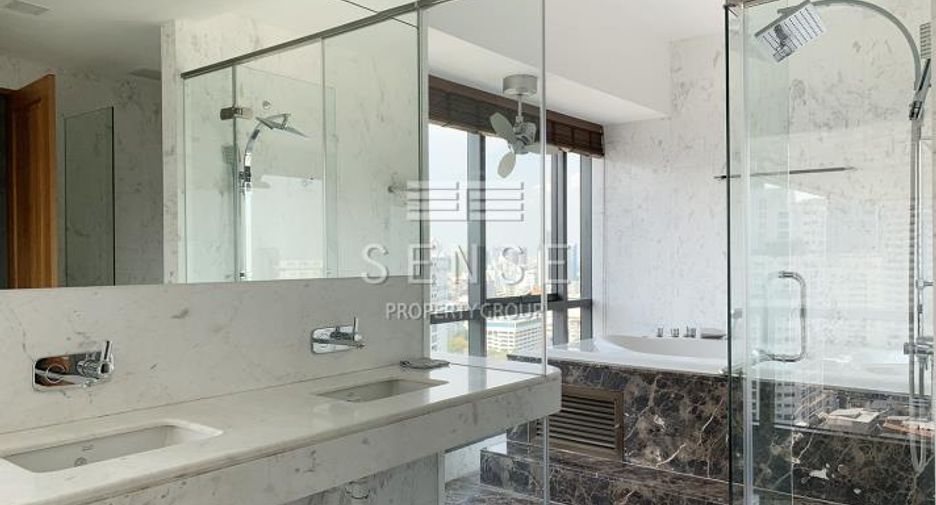 For rent 3 bedrooms condo in Watthana, Bangkok