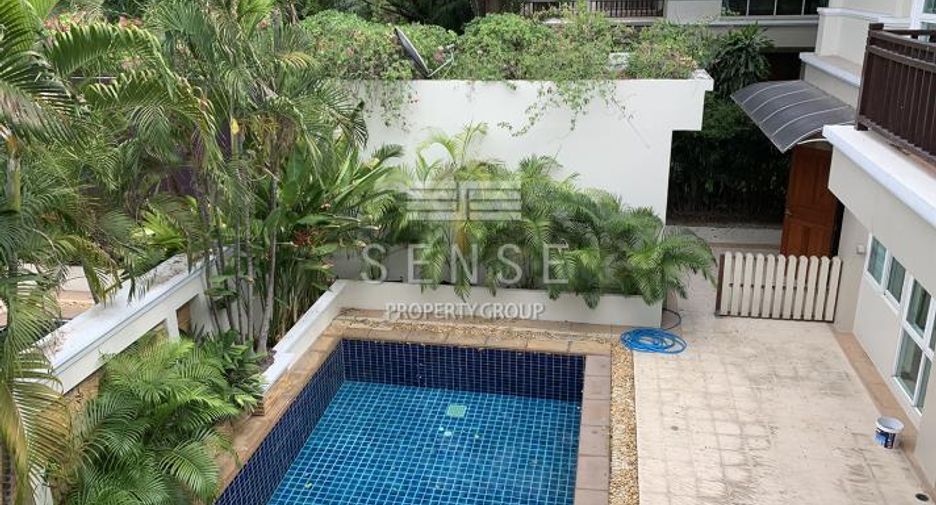 For rent 4 bedrooms house in Khlong Toei, Bangkok
