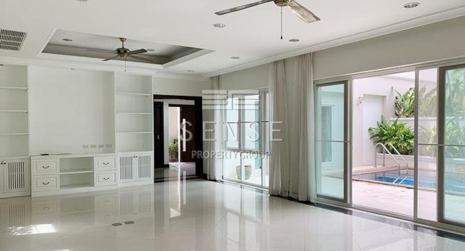 For rent 4 bedrooms house in Khlong Toei, Bangkok