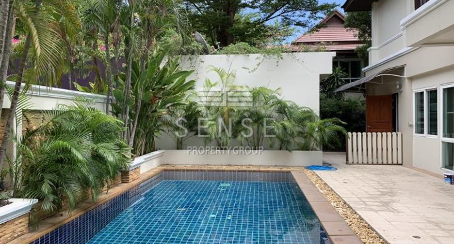 For rent 4 bedrooms house in Khlong Toei, Bangkok