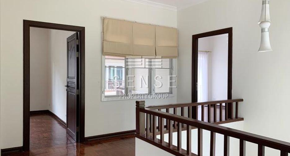 For rent 4 bedrooms house in Khlong Toei, Bangkok