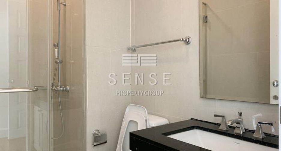 For rent 3 bedrooms condo in Watthana, Bangkok