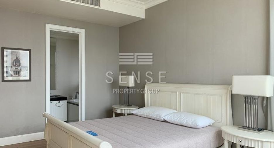 For rent 3 bedrooms condo in Watthana, Bangkok