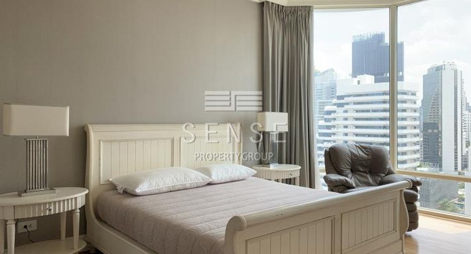 For rent 3 bedrooms condo in Watthana, Bangkok