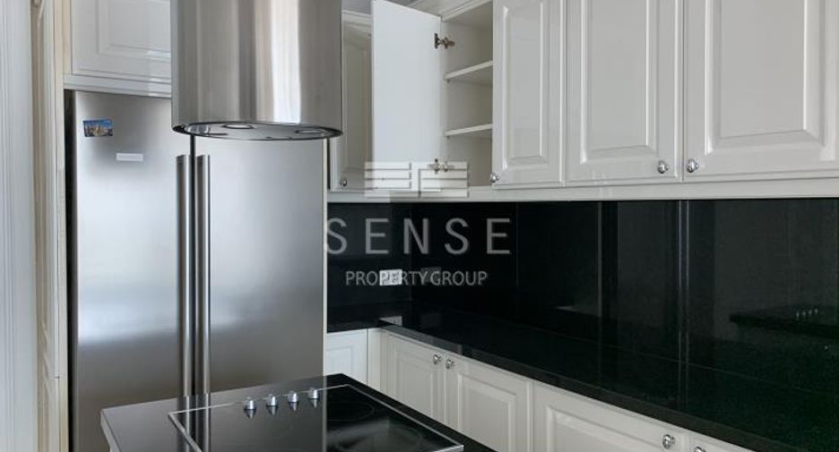 For rent 3 bedrooms condo in Watthana, Bangkok