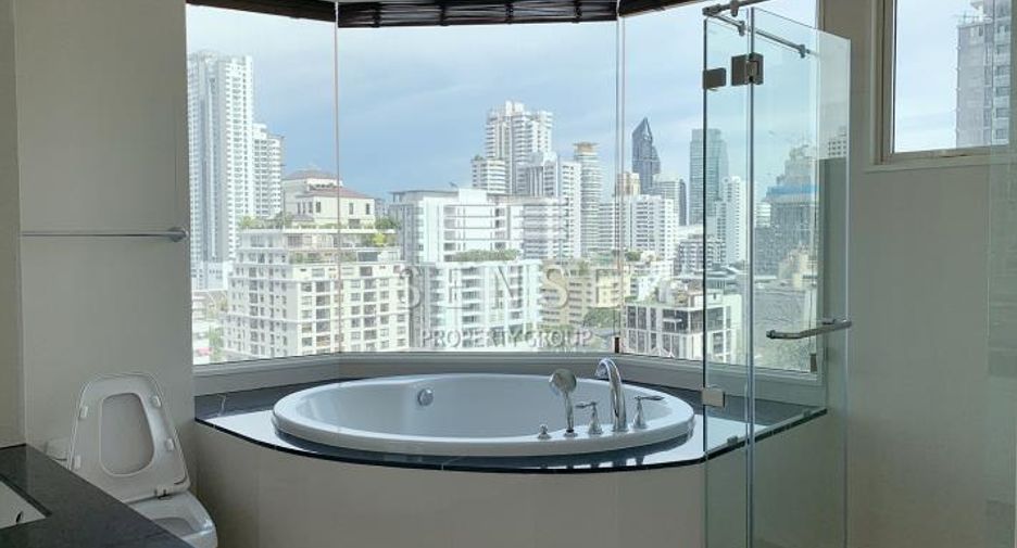 For rent 3 bedrooms condo in Watthana, Bangkok