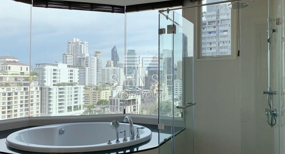 For rent 3 bedrooms condo in Watthana, Bangkok