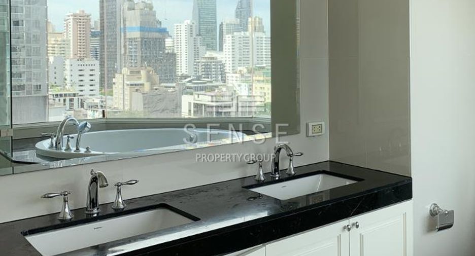 For rent 3 bedrooms condo in Watthana, Bangkok