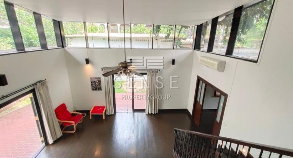 Casa en alquiler de 4 habitaciones en Khlong Toei, Bangkok