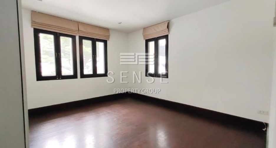 Casa en alquiler de 4 habitaciones en Khlong Toei, Bangkok