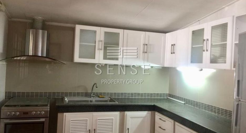 For rent 3 bedrooms house in Watthana, Bangkok