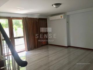 For rent 3 bedrooms house in Watthana, Bangkok