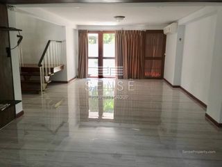 For rent 3 bedrooms house in Watthana, Bangkok
