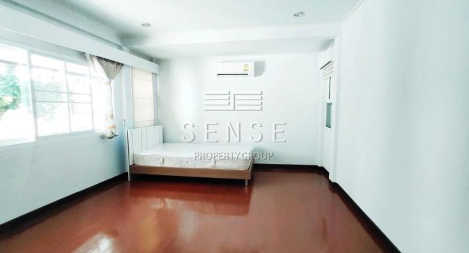 Casa en alquiler de 3 habitaciones en Suan Luang, Bangkok