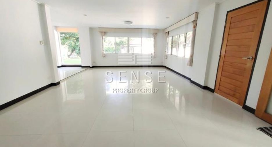 Casa en alquiler de 3 habitaciones en Suan Luang, Bangkok