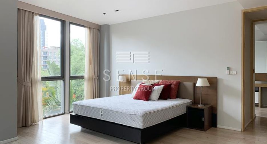 For rent 2 bedrooms condo in Watthana, Bangkok